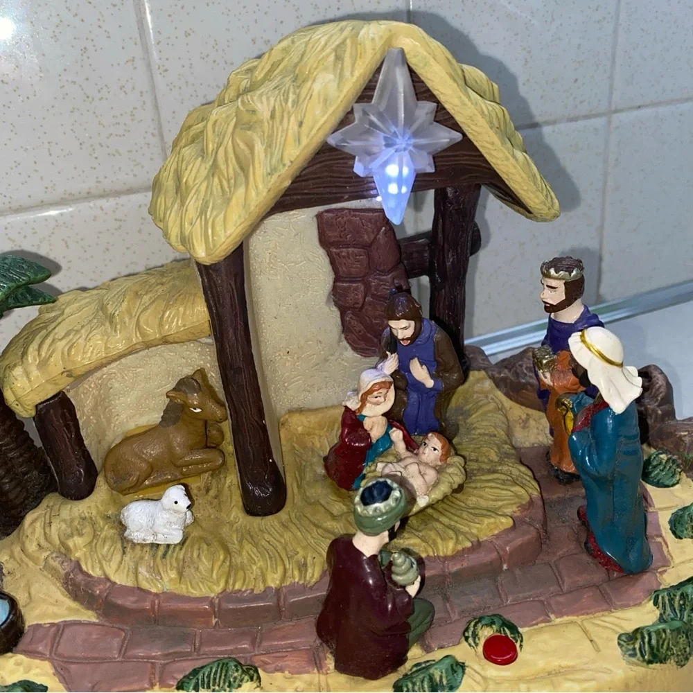 Vintage GEMMY Nativity Scene LIghts-Up & Tells‎ Christmas Story Birth of Jesus